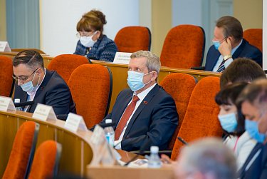Депутаты работали в особом режиме